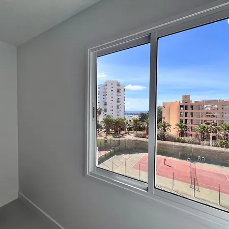 Seaview Modern In Downtown Los Cristianos (Tenerife)