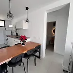 شقة Seaview Modern In Downtown لوس كريستيانوس