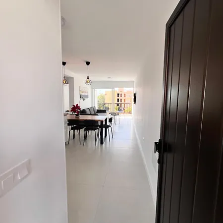 Seaview Modern In Downtown Апартаменты