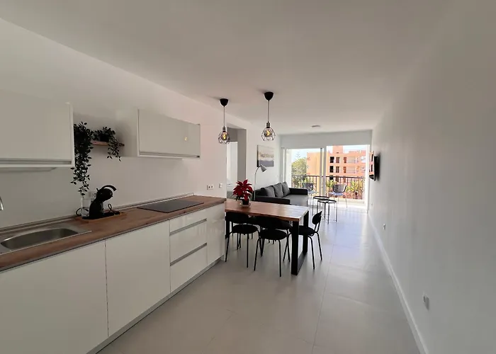 Seaview Modern In Downtown *