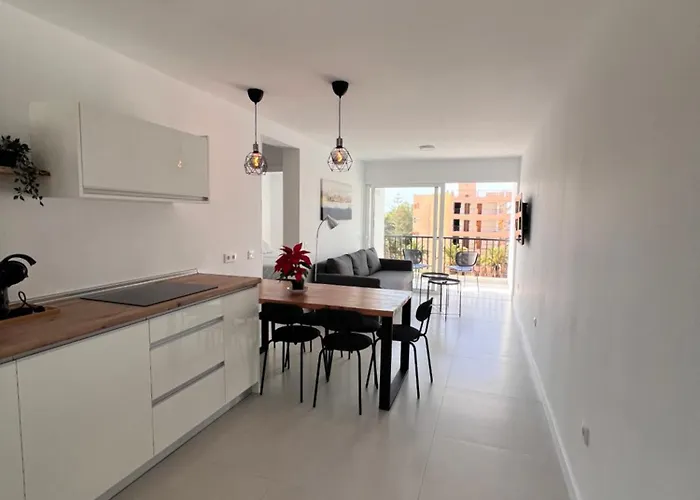 Seaview Modern In Downtown