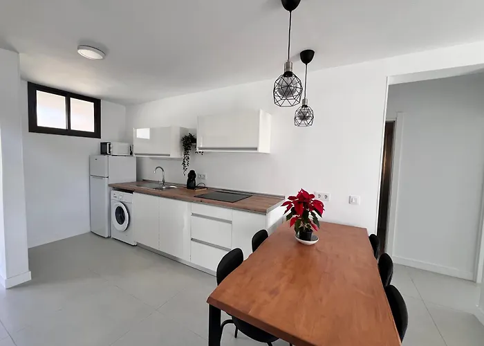 Seaview Modern In Downtown