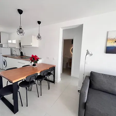 Seaview Modern In Downtown