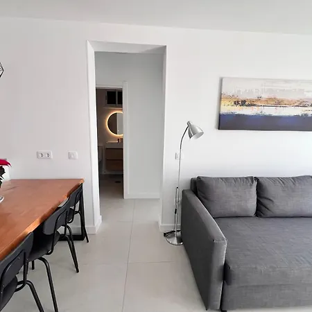 Апартаменты Seaview Modern In Downtown *