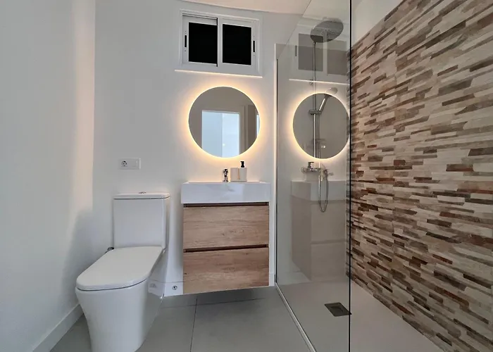 Апартаменты Seaview Modern In Downtown Лос Кристианос