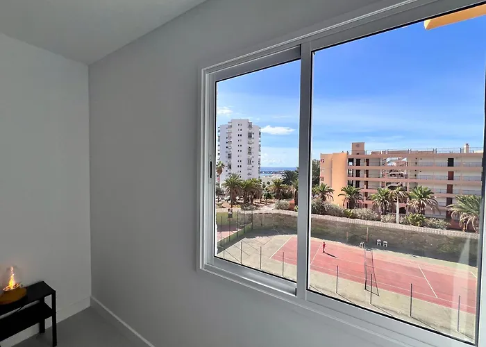 Seaview Modern In Downtown Los Cristianos (Tenerife)
