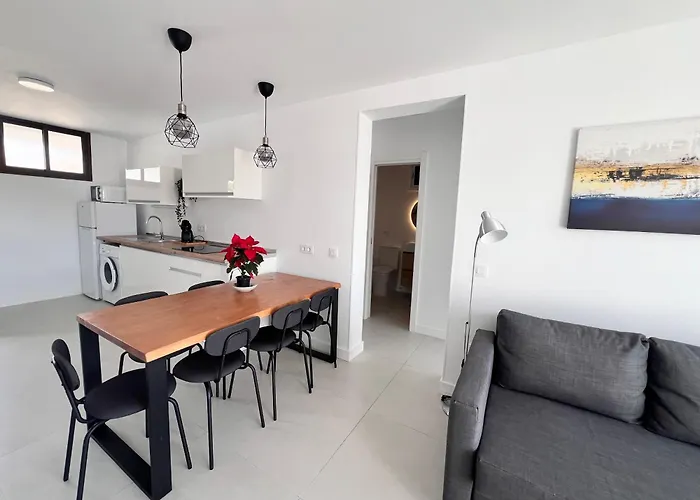 Seaview Modern In Downtown