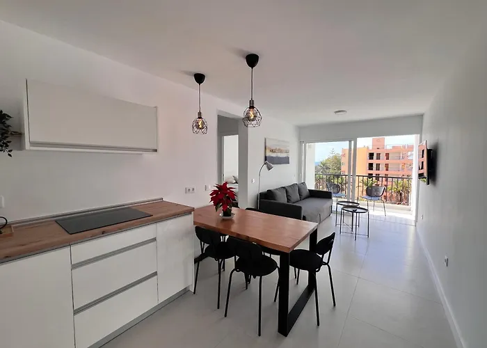 Seaview Modern In Downtown * Los Cristianos (Tenerife)